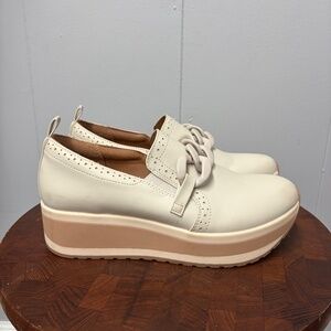 Mad Love  Women's Off White Platform Loafers Size 9